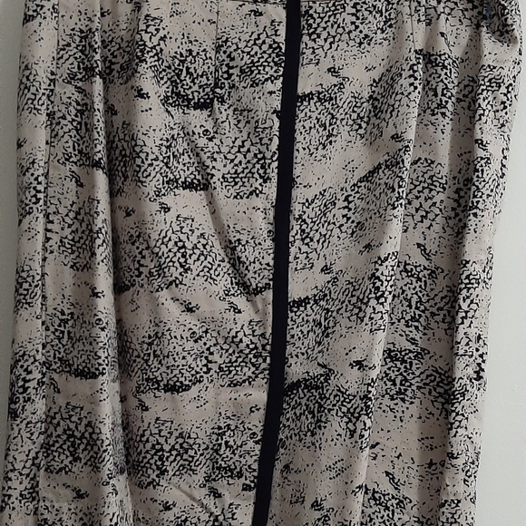 Dresses - Picture 6 of 10